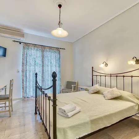 Hotel Vasilikos Beach מלון 2*